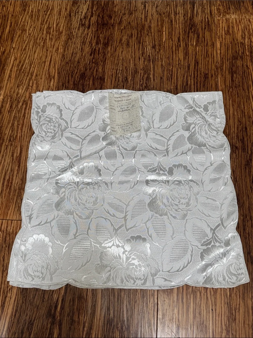 Vintage white satin floral lace round tablecloth and napkin set 72”